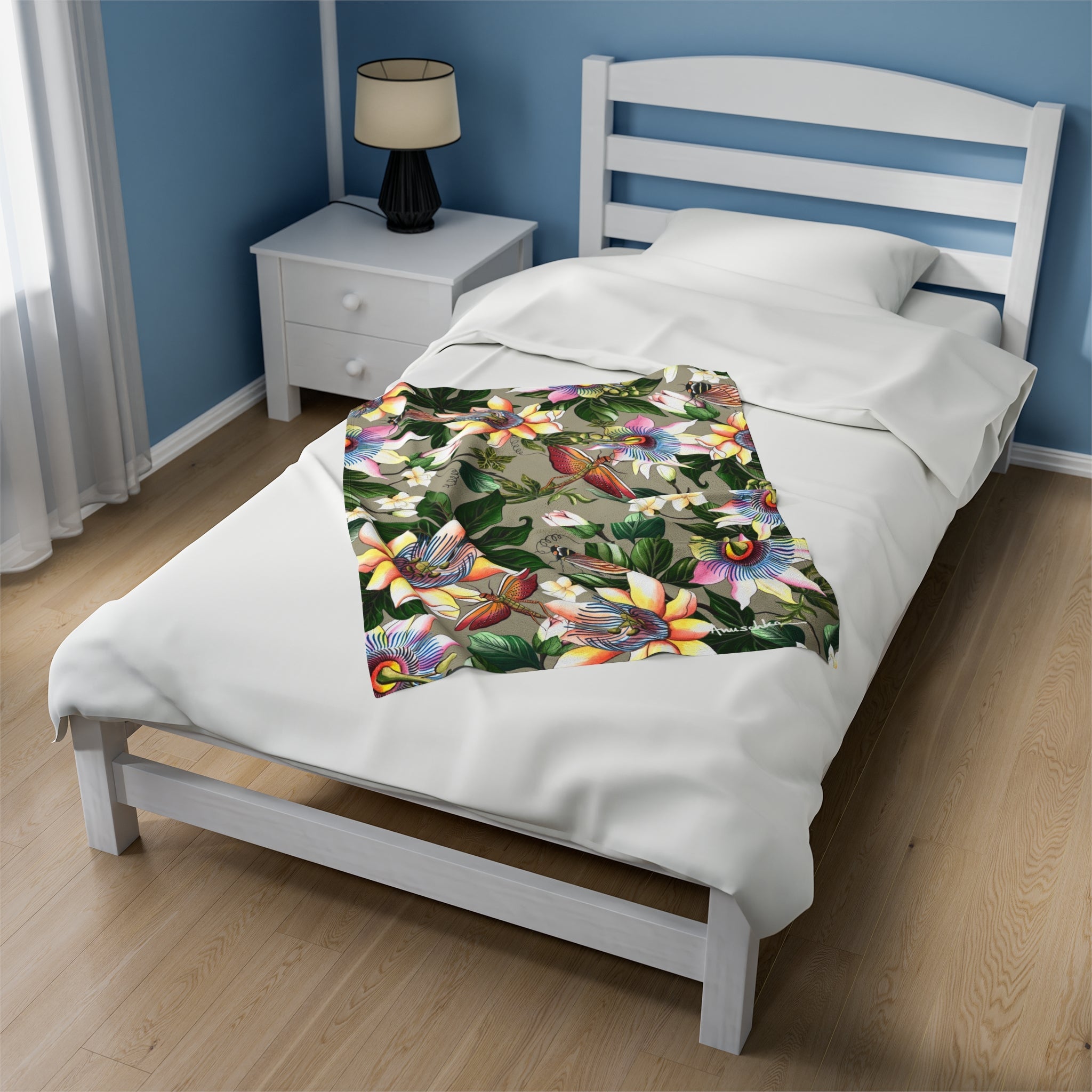 Floral Passion Velveteen Plush Blanket