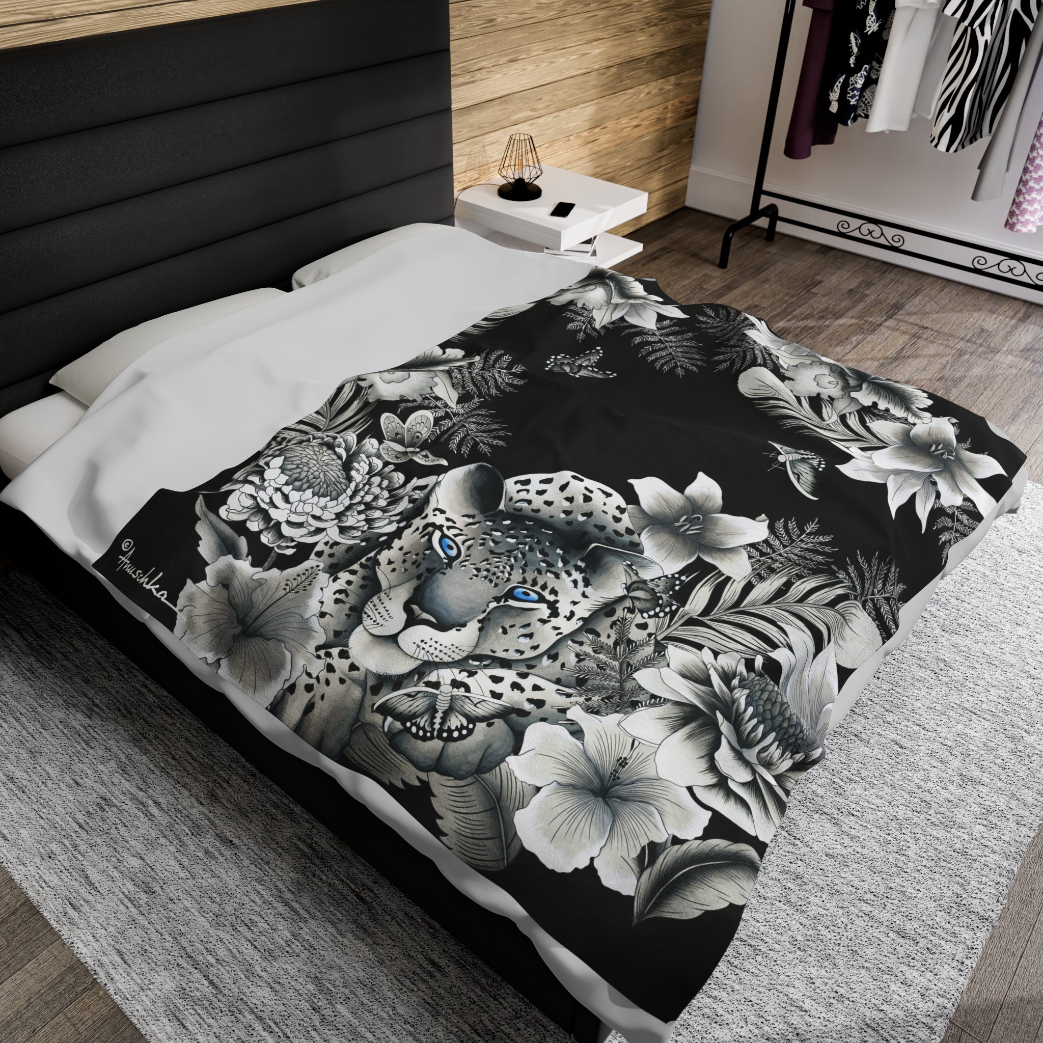 Cleopatra's Leopard Velveteen Plush Blanket