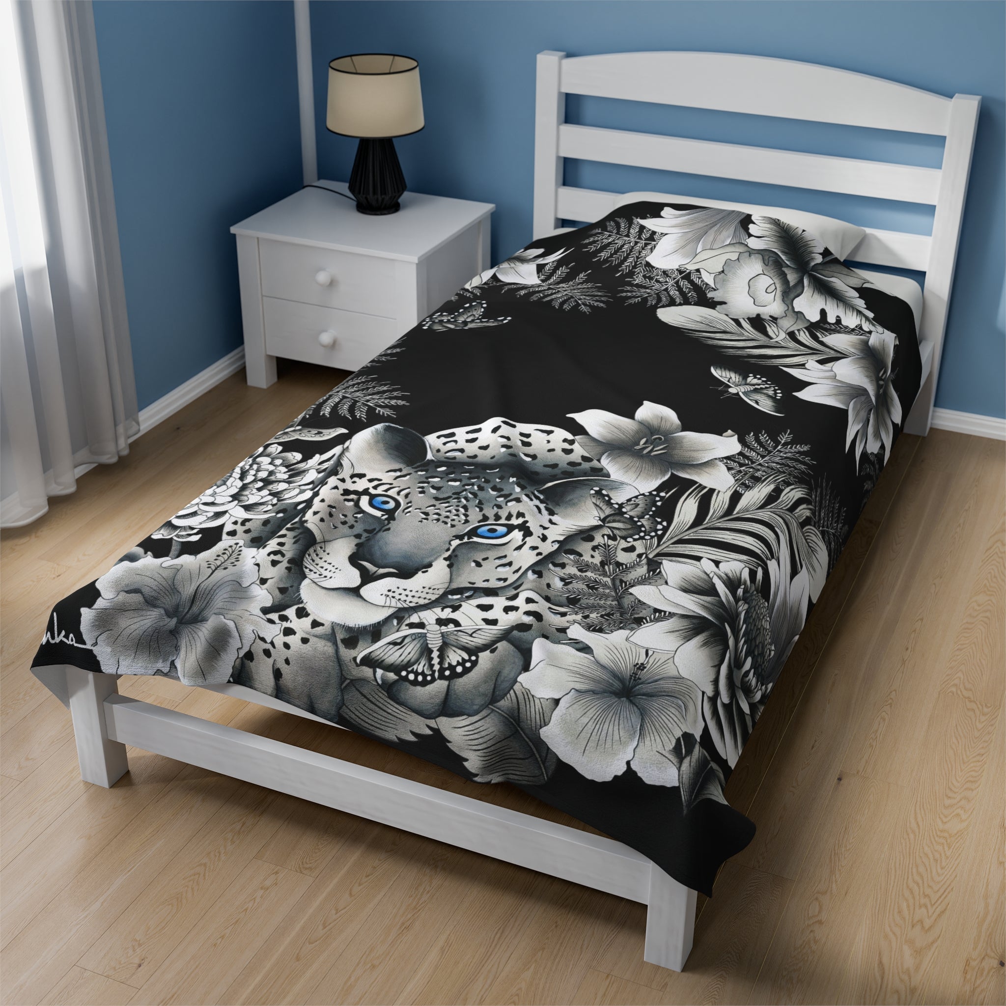 Cleopatra's Leopard Velveteen Plush Blanket