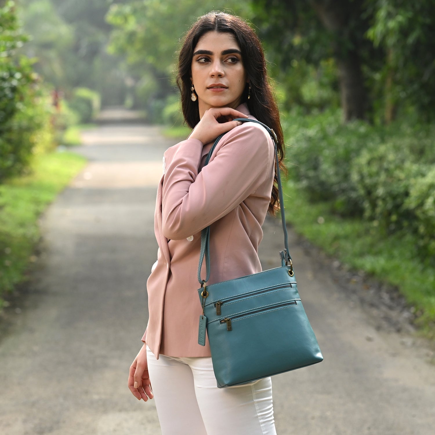 Heritage Leather Medium Crossbody - 8201